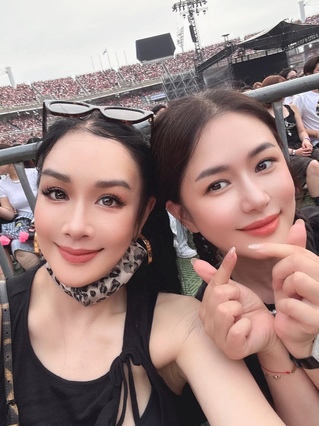 Mỹ nhân gốc Việt duy trì nhan sắc tự nhiên