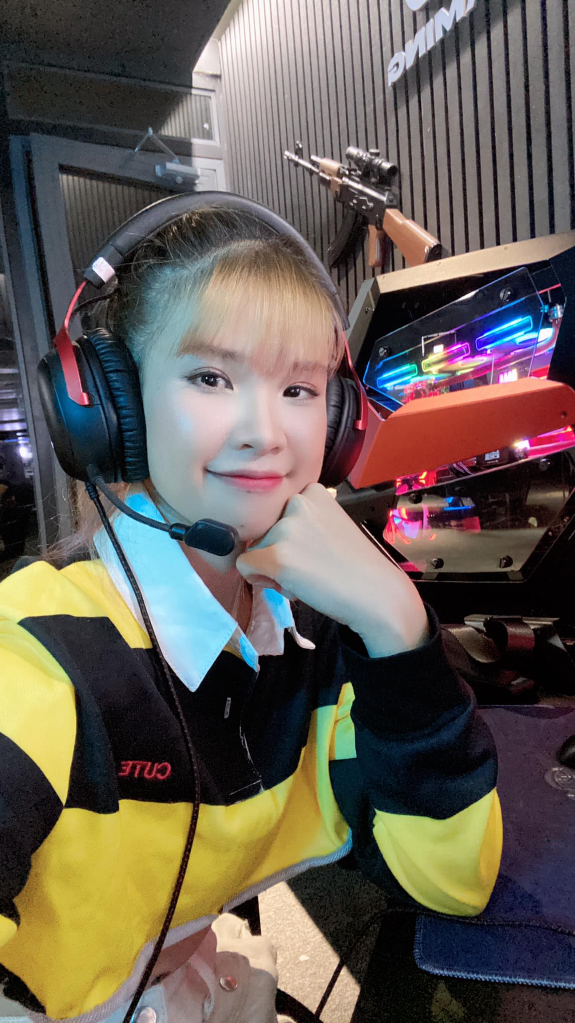 Khởi My đã chuyển hướng sang làm streamer