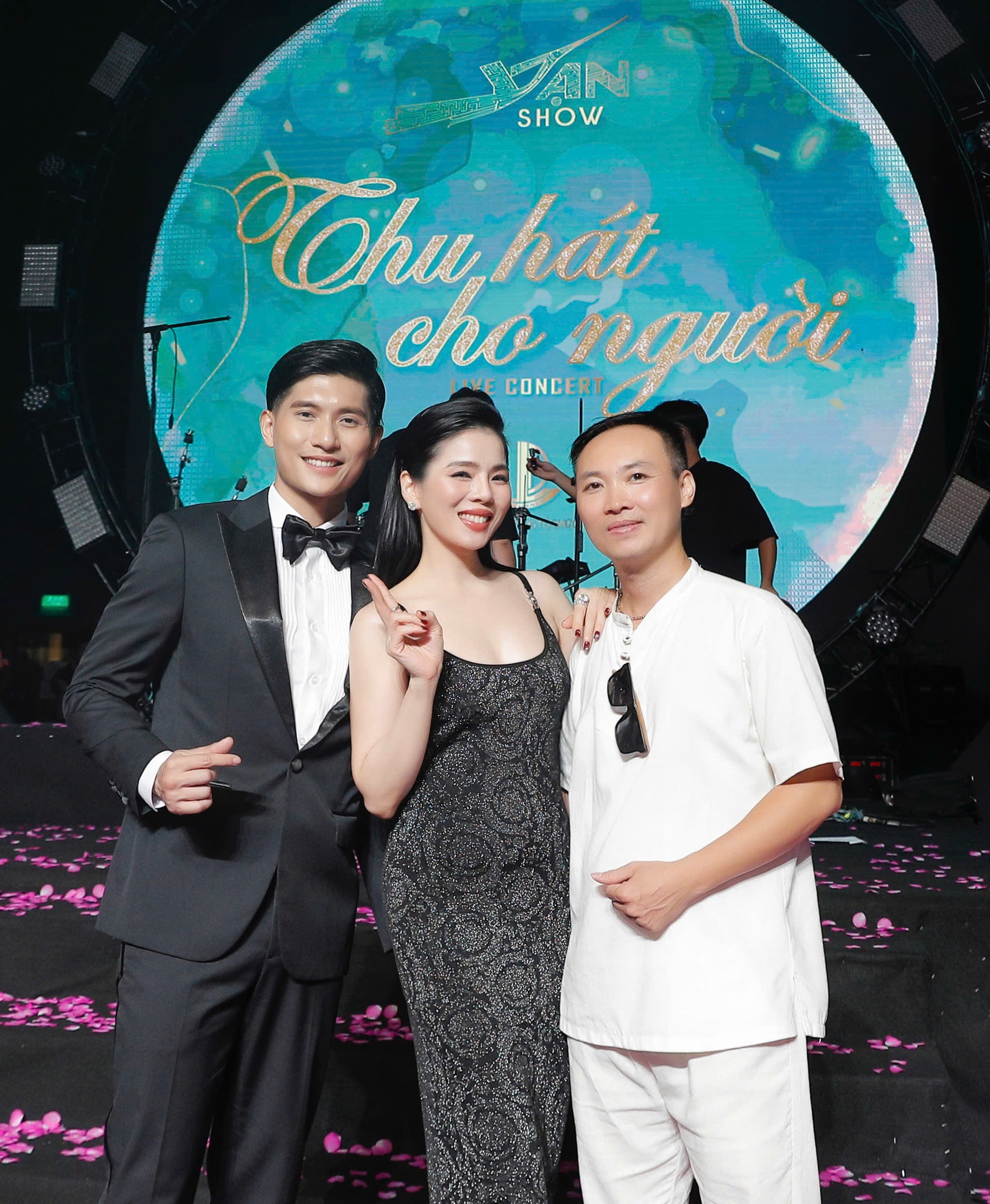 Đạo diễn Vạn Nguyễn cùng Lệ Quyên và Lâm Bảo Châu