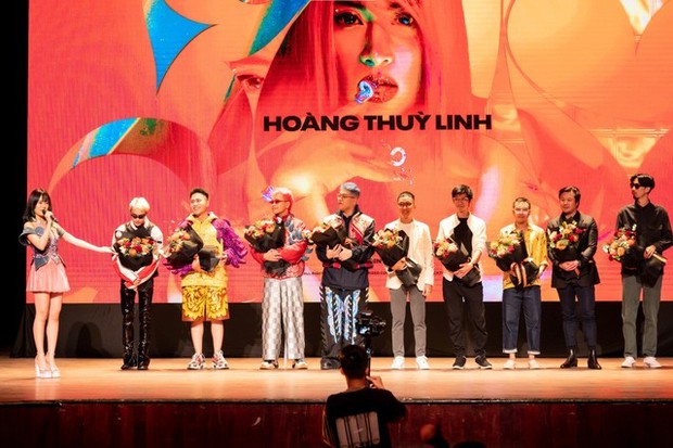 Đen Vâu kín đáo tham dự họp báo album LINK của Hoàng Thuỳ Linh