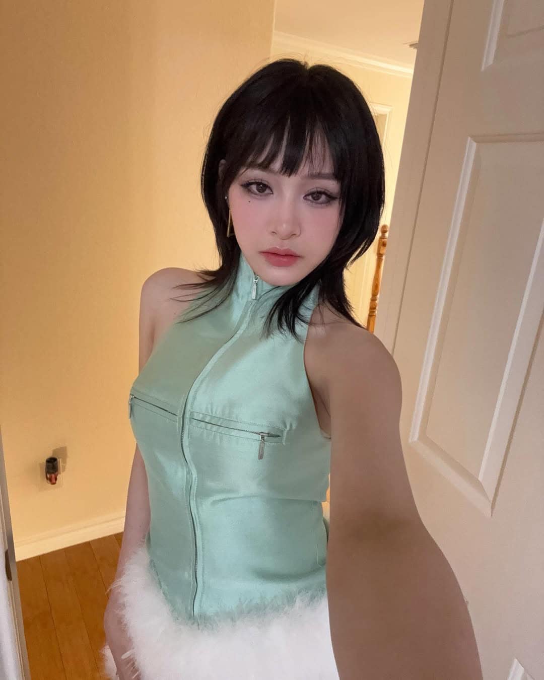 Dù đã nhiều lần xin lỗi nhưng sự trở lại của Hiền Hồ vẫn gây tranh cãi