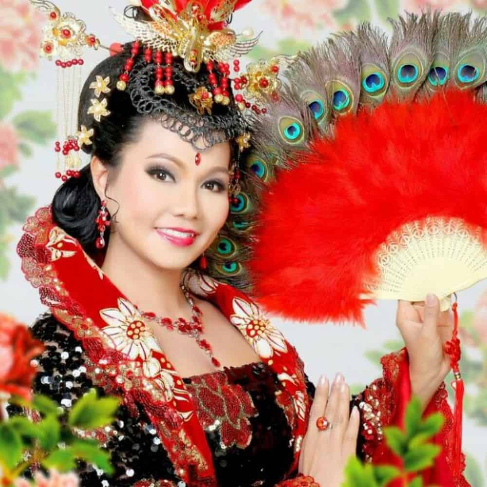 Ngọc Huyền vẫn giữ được vẻ đẹp lộng lẫy của 'nữ hoàng cải lương'.