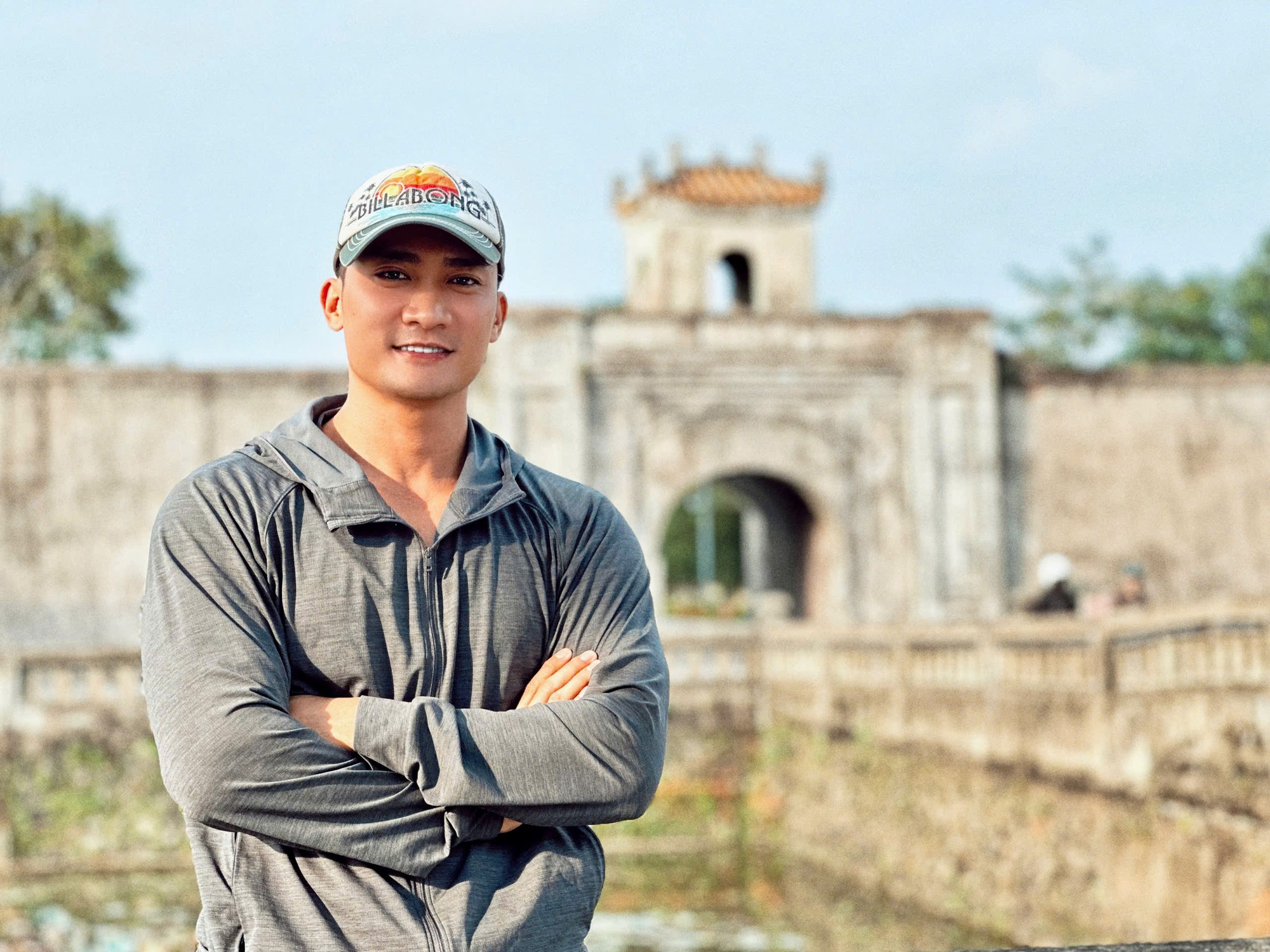Nam diễn viên chăm chỉ luyện tập chuẩn bị cho phim