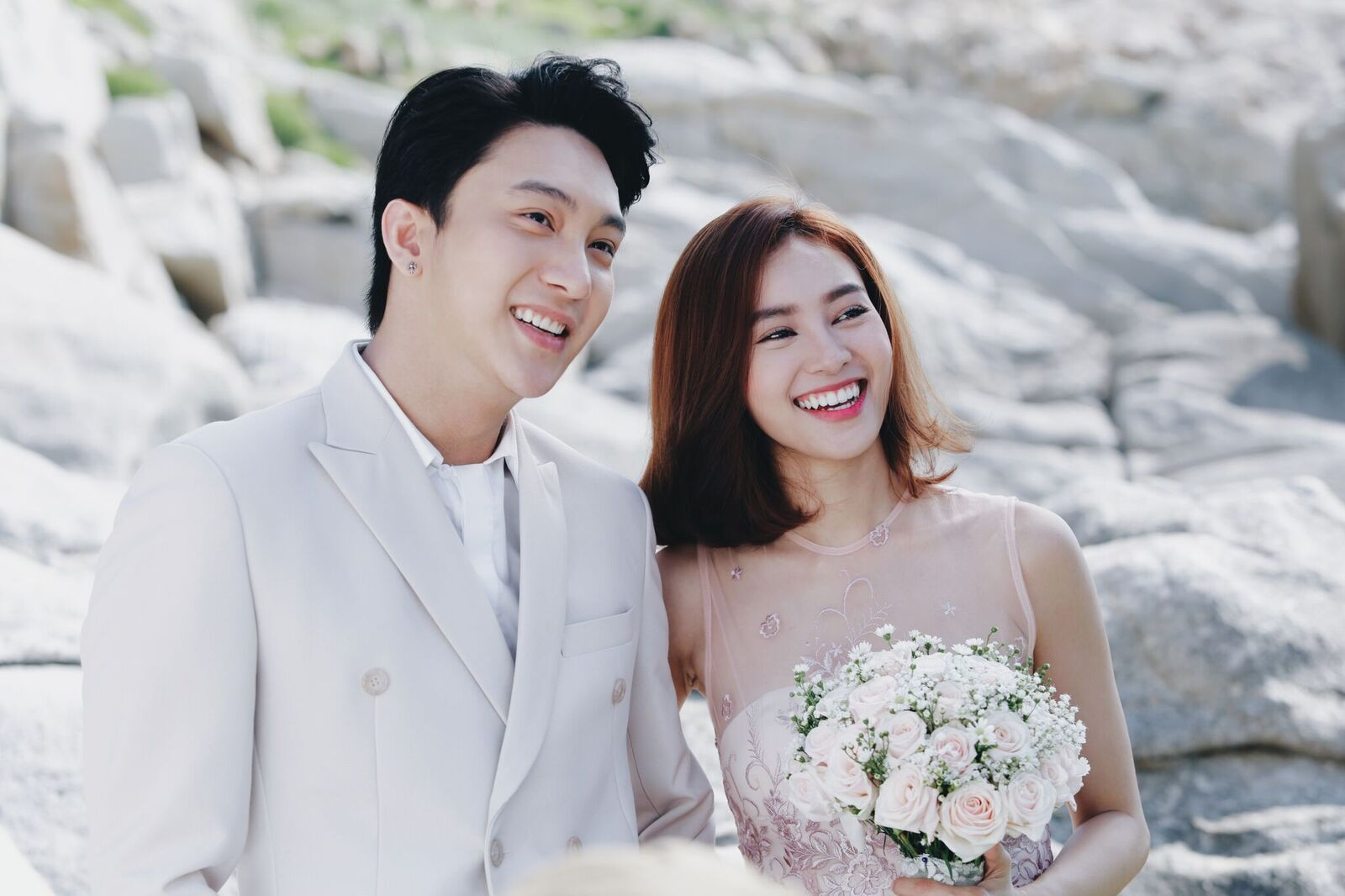 Ninh Dương Lan Ngọc mỉm cười