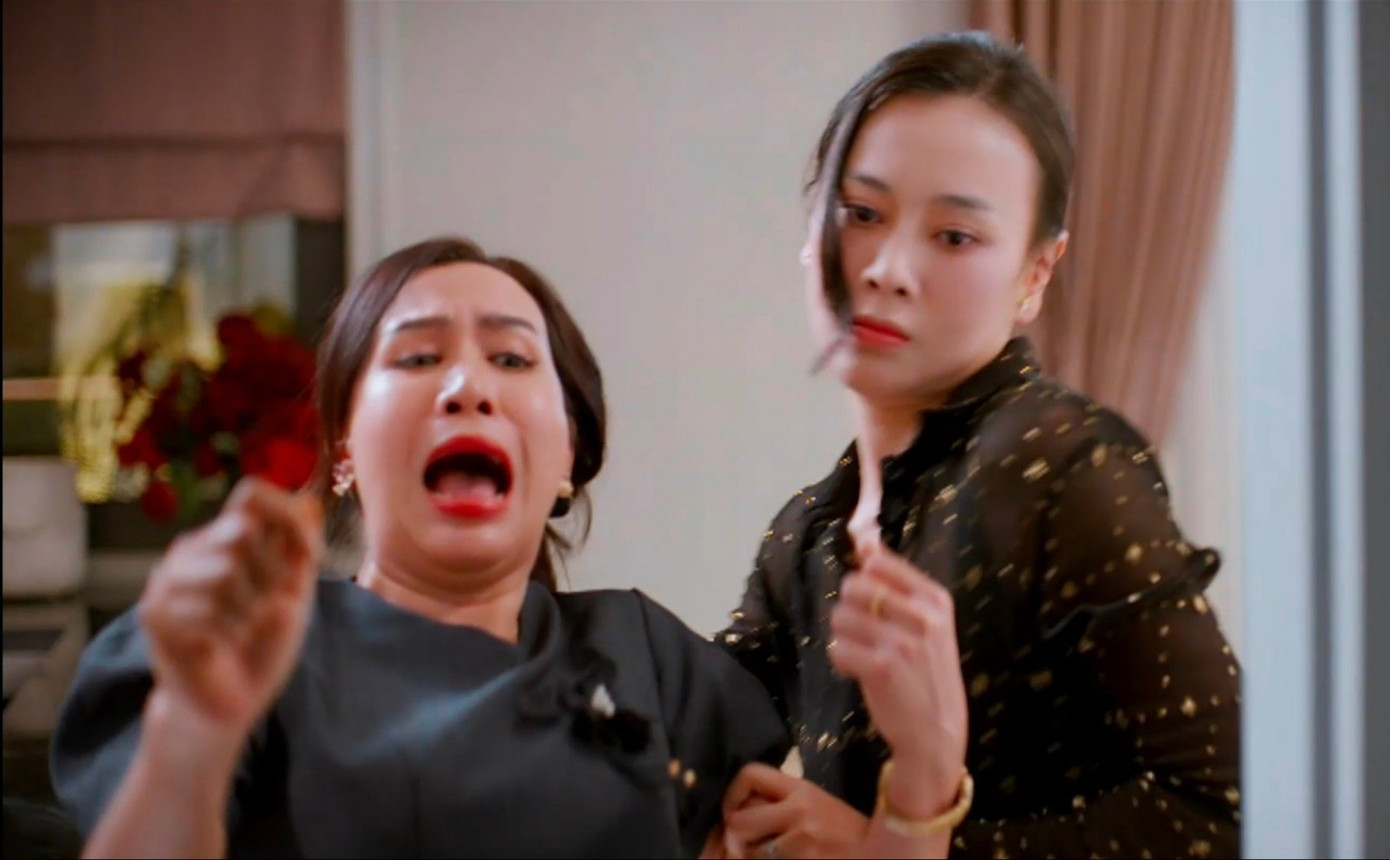 Mỹ Anh trừng trị Hồng trong phim