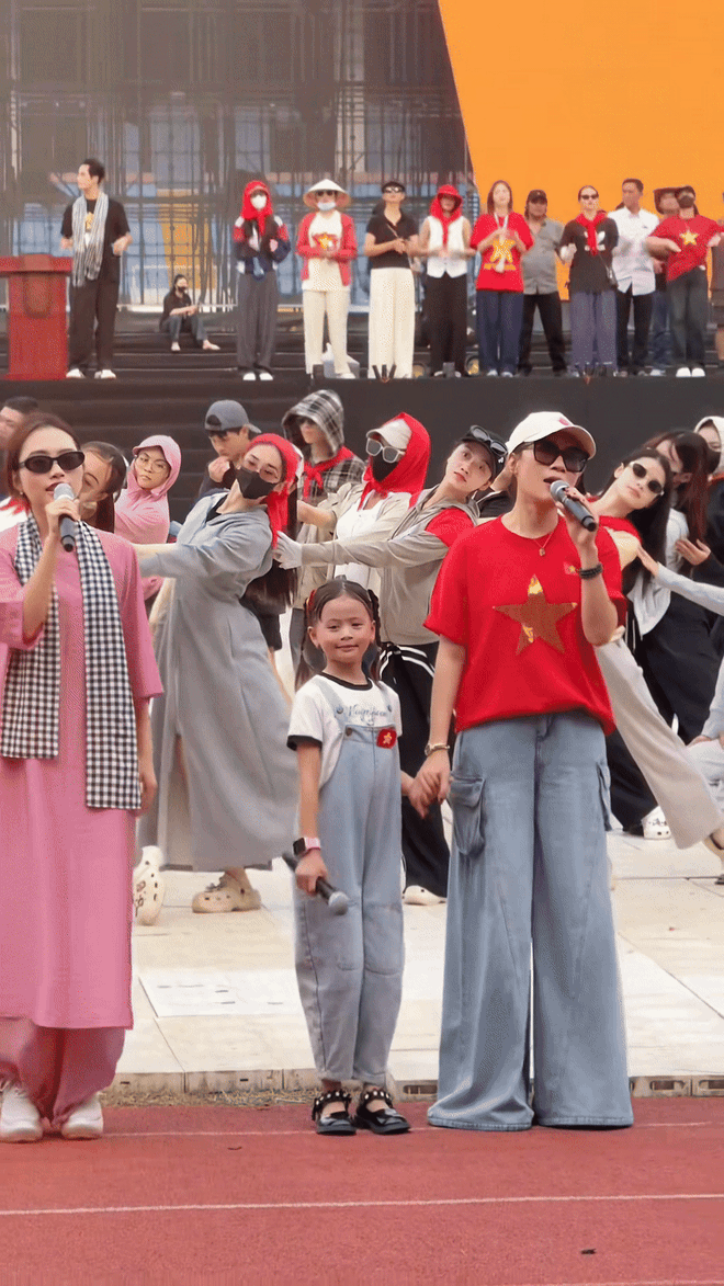 Tổng duyệt với outfit năng động của Mỹ Tâm