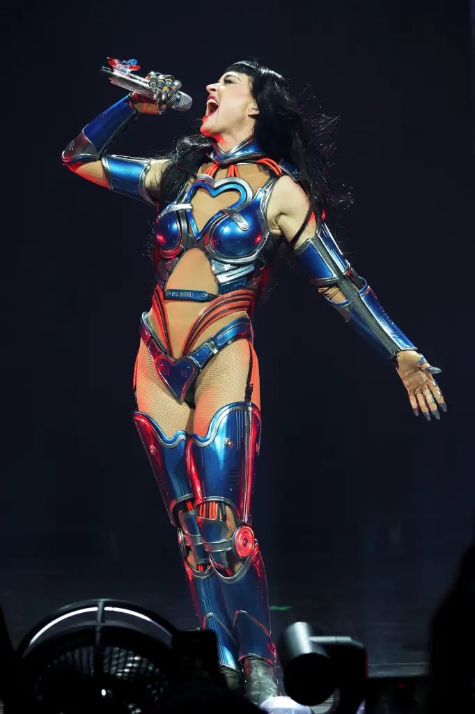 Tour diễn Katy Perry thành công về doanh thu