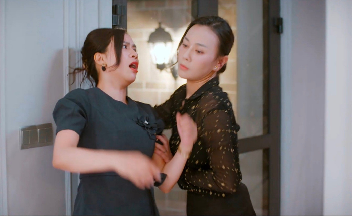 Cảnh xô xát trong phim