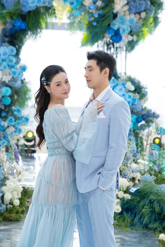Midu và Minh Đạt tình cảm bên nhau