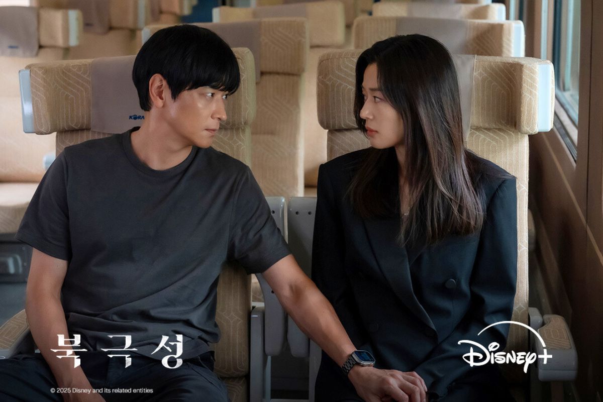 Cặp đôi Moon Joo và San Ho trong cảnh nóng
