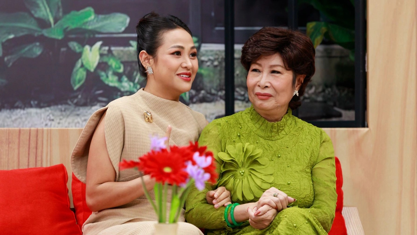 Trà Ngọc cùng mẹ chồng NSƯT Kim Phương