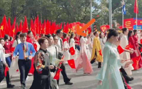 Cục trưởng Xuân Bắc đi cuối hàng