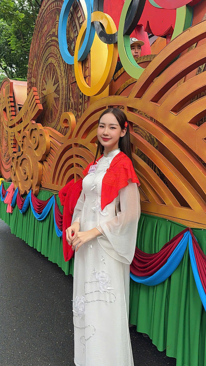 Hoa hậu Bảo Ngọc với nụ cười rạng rỡ
