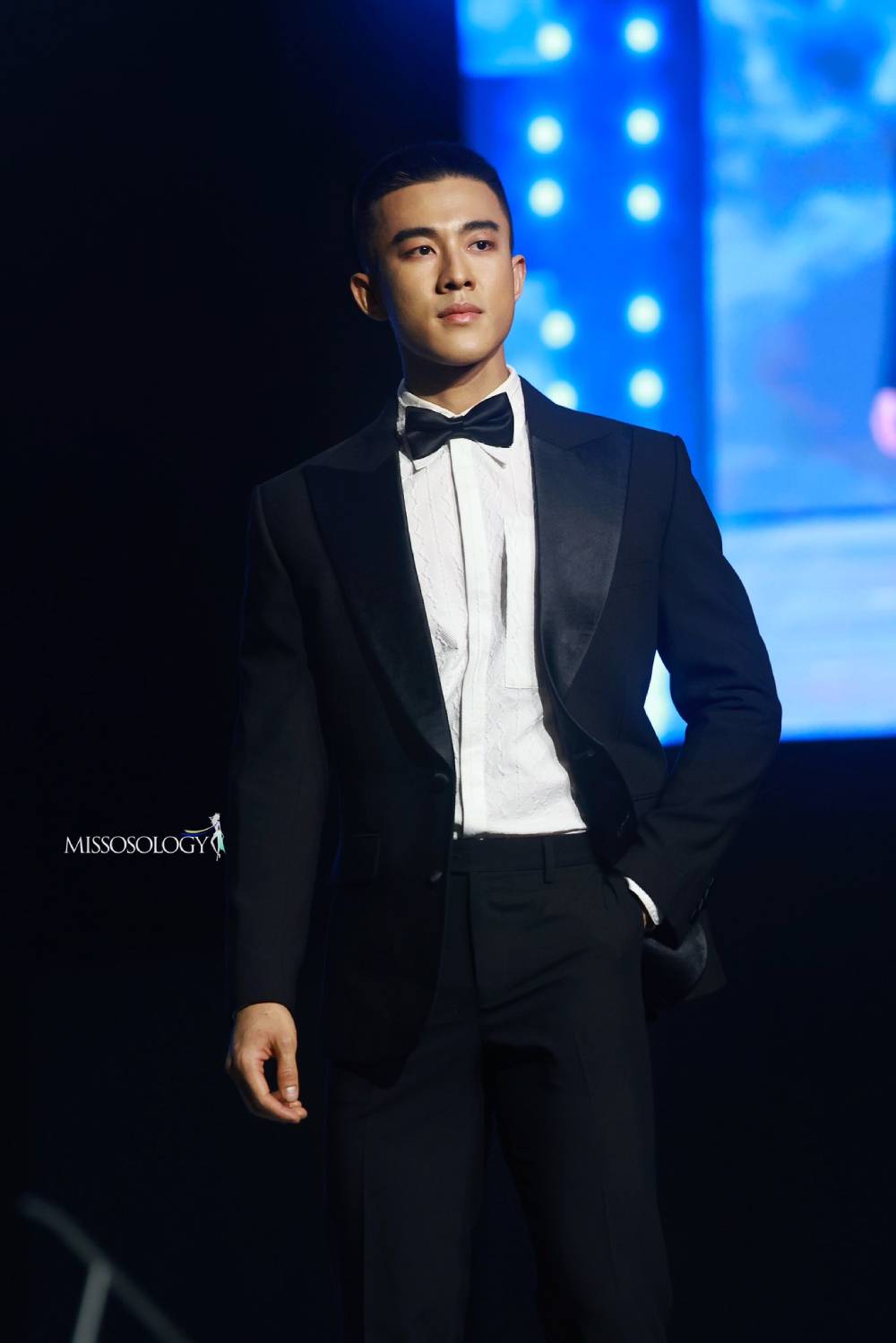 Đoàn Công Vinh lọt top 10 Mr International 2025.