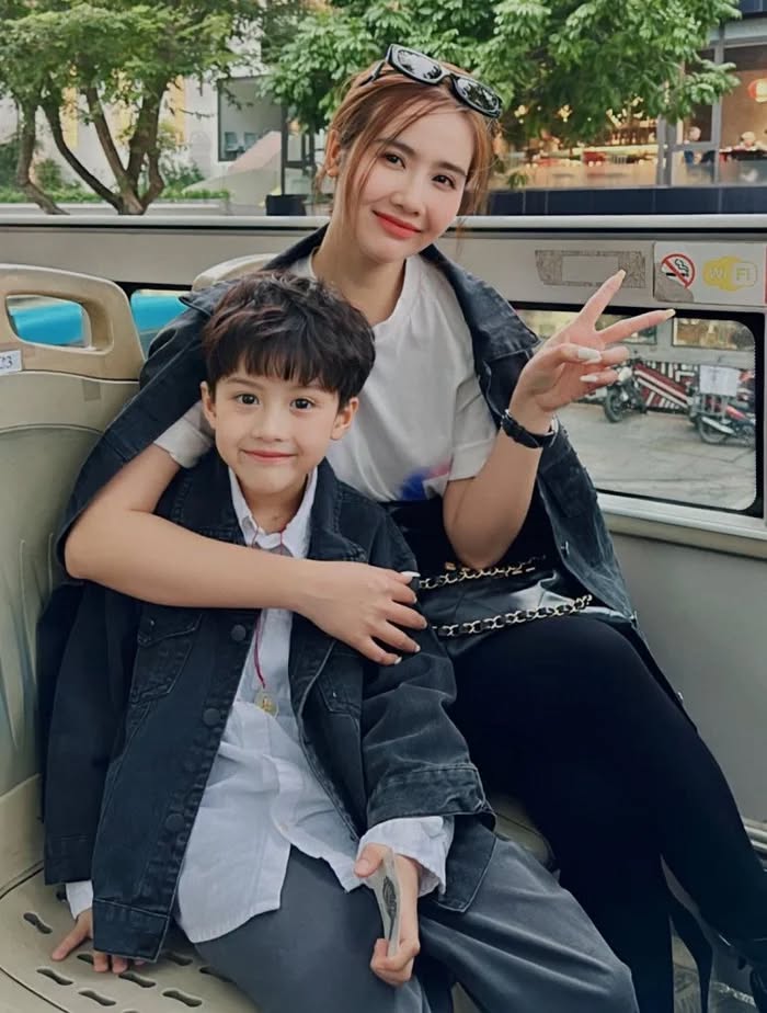 Mẹ đơn thân Huyền Lizzie cùng con trai