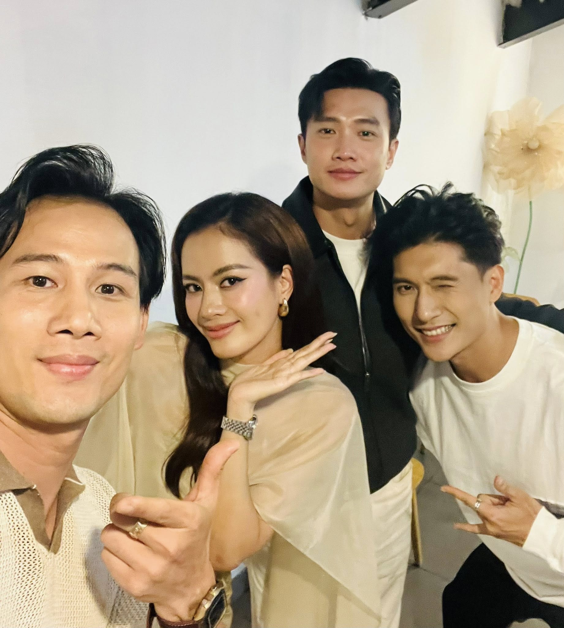 Nam thần Vbiz trẻ trung và phong độ