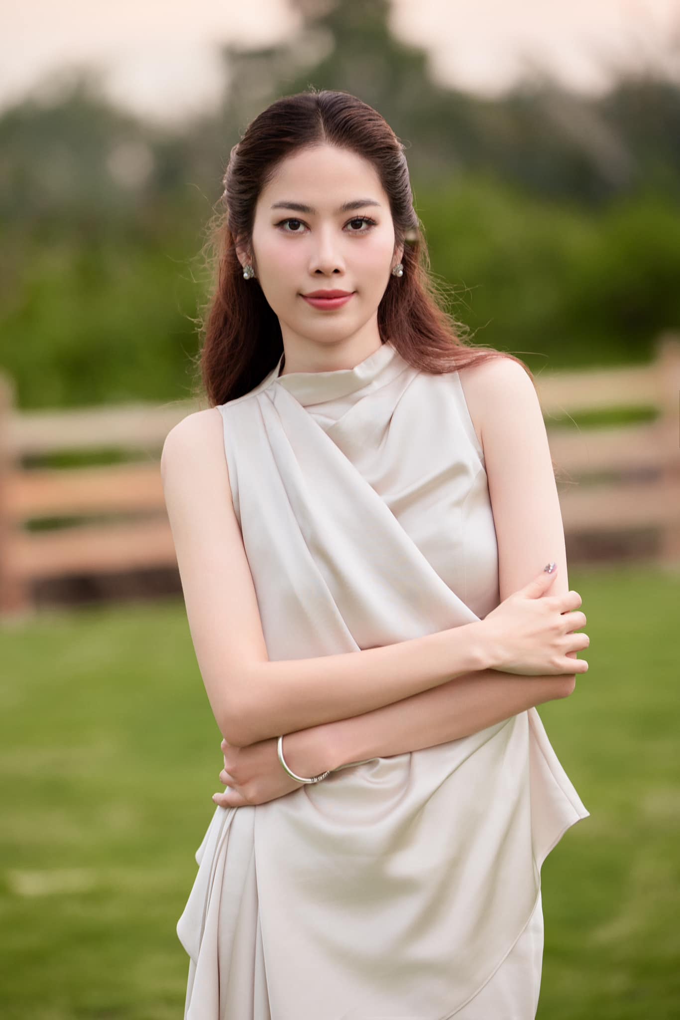 Lùm xùm của Nam Em gây chú ý trên mạng xã hội Hình ảnh nữ ca sĩ đang được quan tâm trên MXH