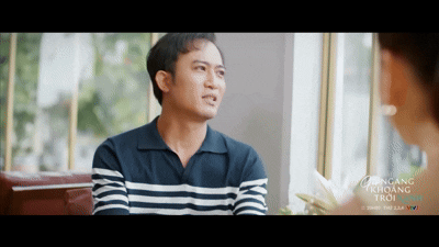 Cử chỉ rối ren và mệt mỏi của Đăng