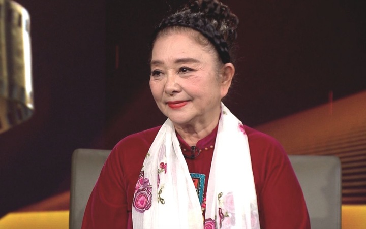 Nữ nghệ sĩ tận hưởng cuộc sống bình yên bên gia đình ở tuổi xế chiều. Cuộc sống bình yên của NSƯT Thanh Loan tuổi xế chiều