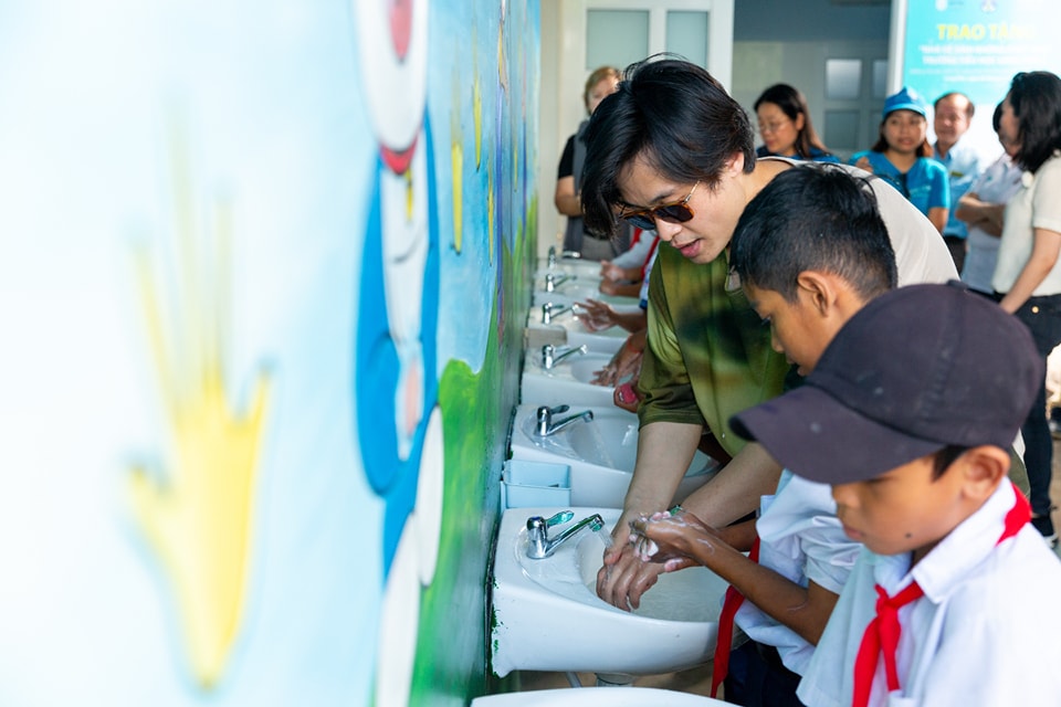 Hà Anh Tuấn đóng góp cho cộng đồng