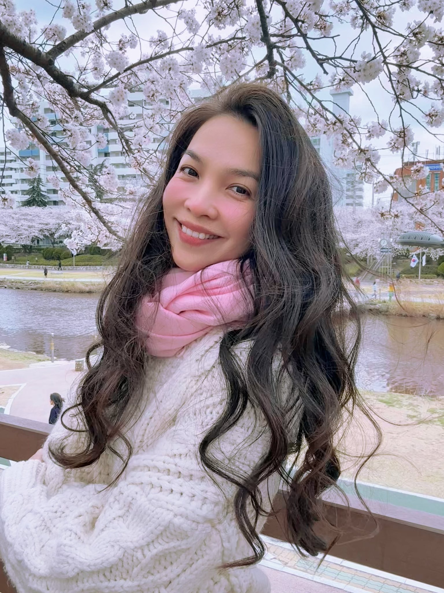 Không thể tin nổi đây là Hiền Thục ở tuổi 44- Ảnh 5. Khoảnh khắc đời thường xinh xắn của Hiền Thục