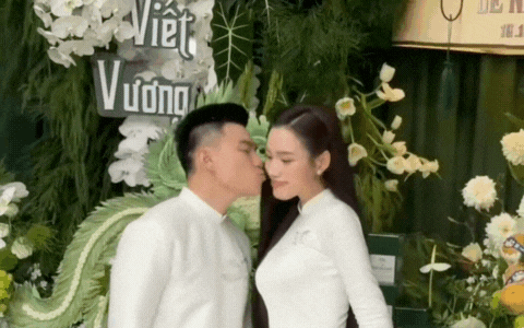 Đỗ Hà né tránh chồng khiến netizen bật cười