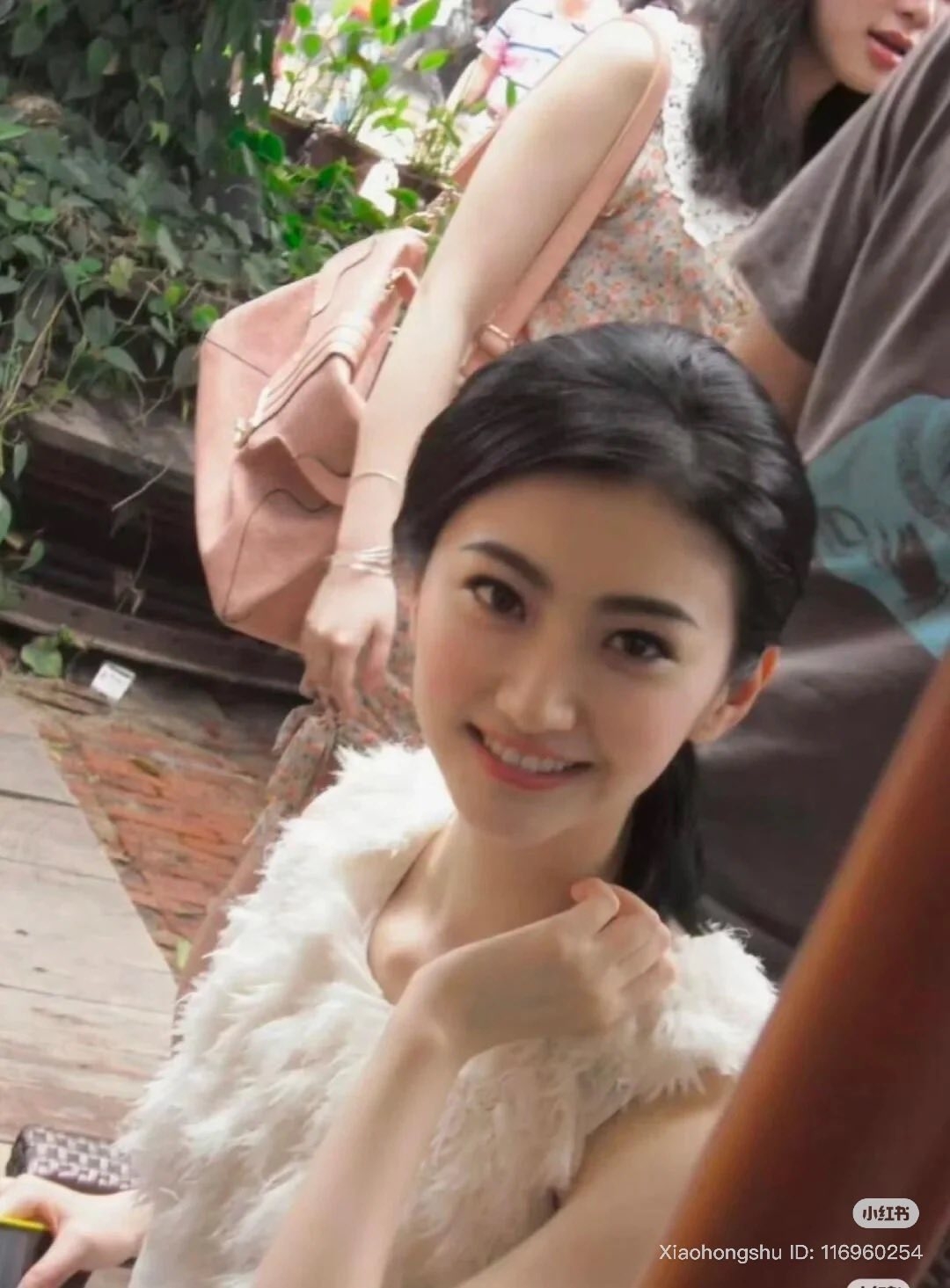 Cảnh Điềm khoe vóc dáng chuẩn chỉnh