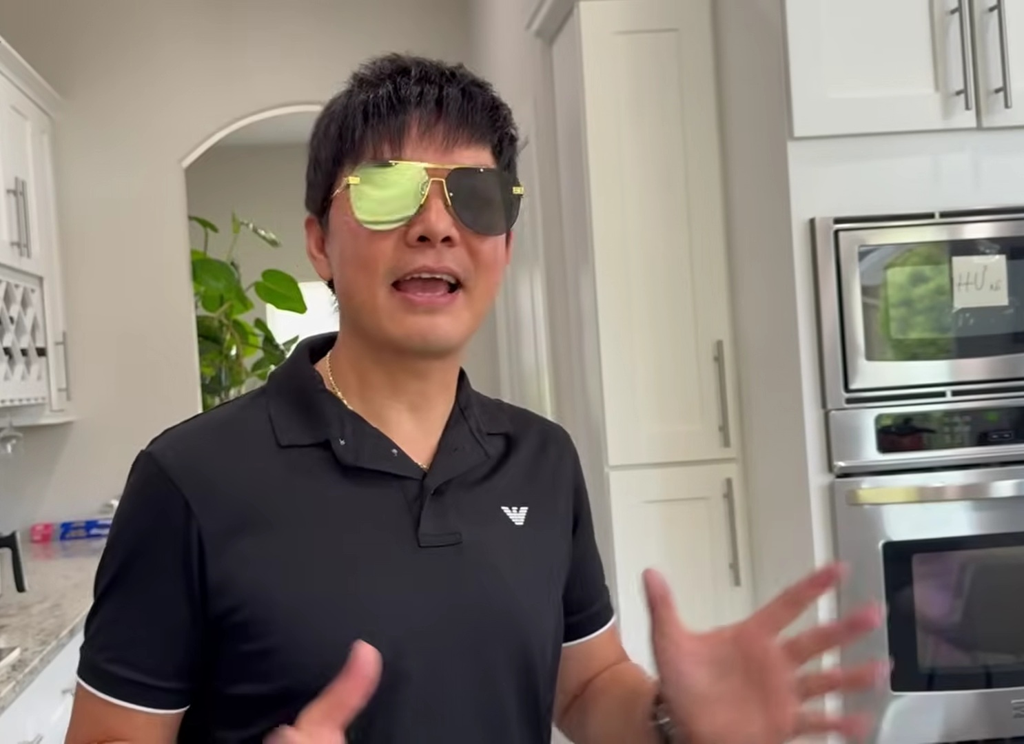 Phòng bếp lớn và không gian sinh hoạt
