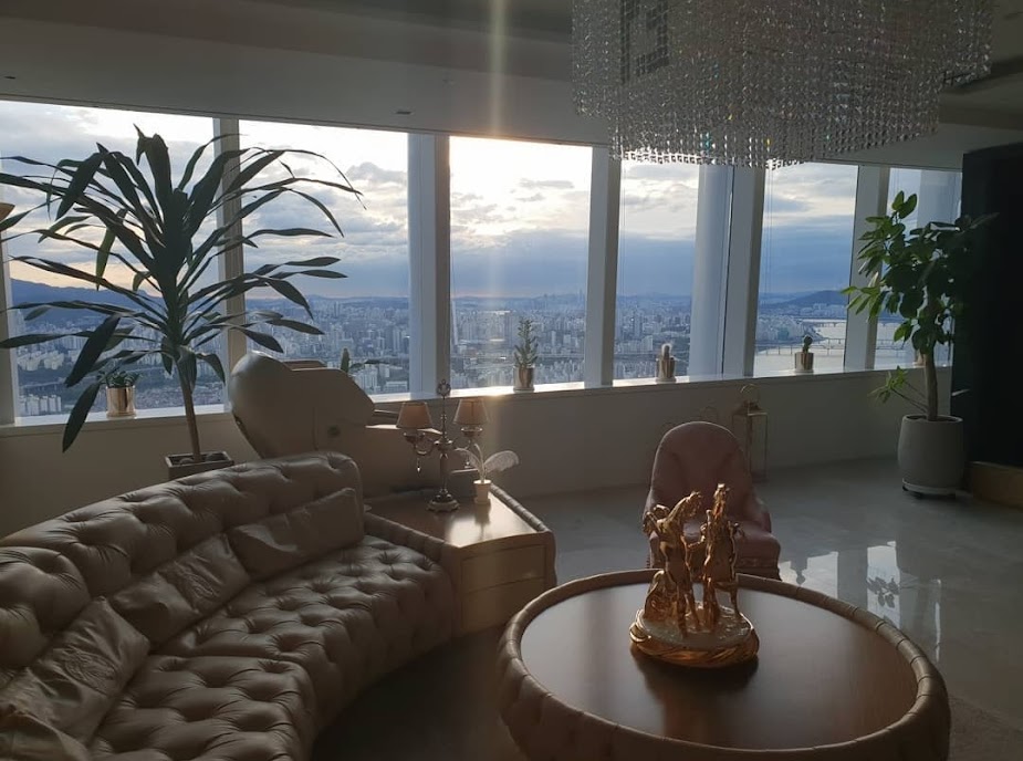 Phòng thay đồ sang trọng Phòng thay đồ trong căn hộ của Junsu