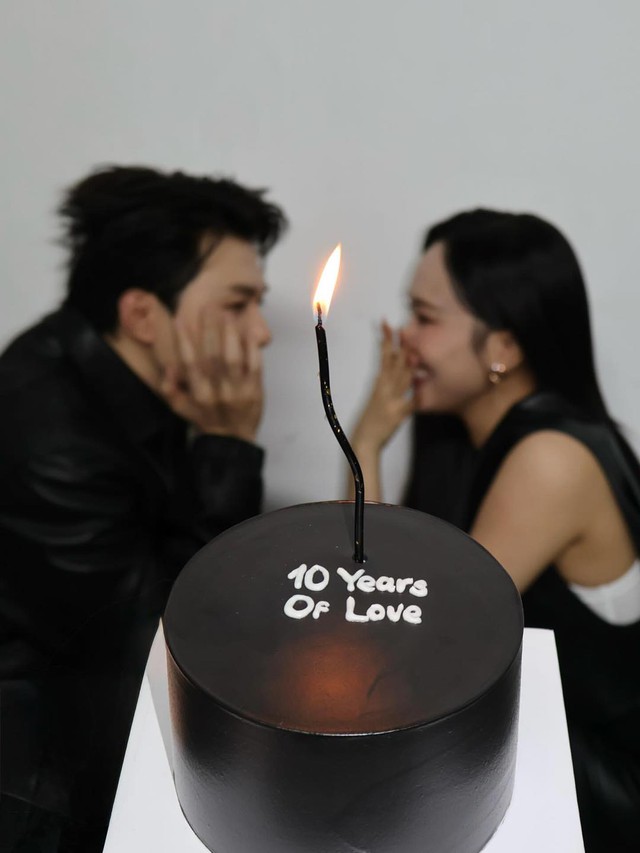 Cặp đôi đã có 10 năm từ yêu đến cưới, hiện được cho là đã là bố mẹ bỉm 2 nhóc tỳ