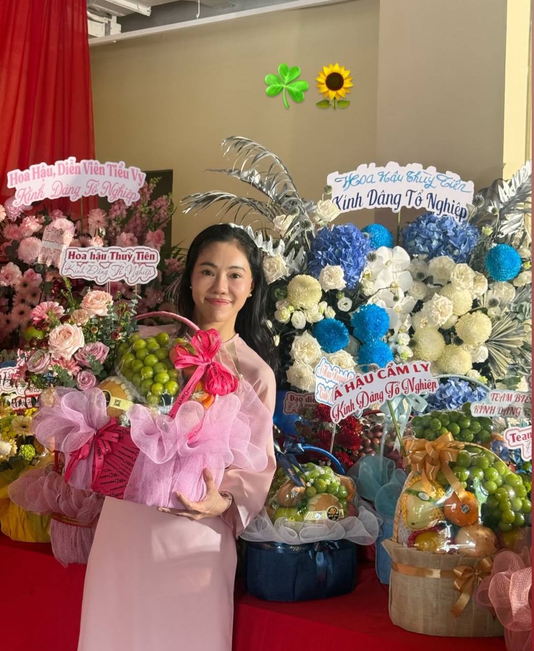 Lễ vật dâng cúng giỗ Tổ của Hoa hậu Thuỳ Tiên xuất hiện tại buổi lễ