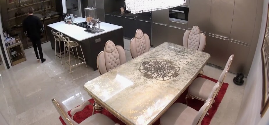 Khu vực bàn ăn sang trọng Khu bàn ăn trong nhà bếp căn hộ Junsu