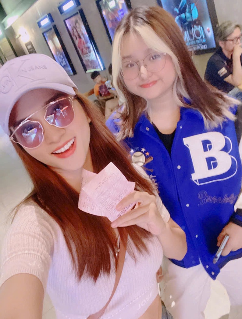 Kim Tuyến và con