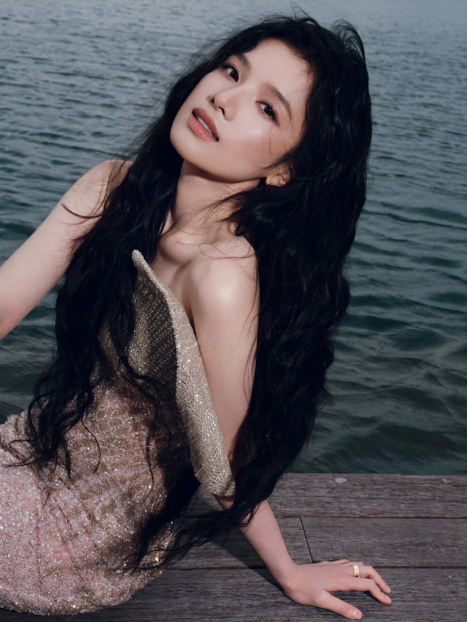 Ai photoshop cho công chúa showbiz mau bước ra xin lỗi khán giả: Visual đúng chuẩn cú lừa, không thể tin cùng 1 người- Ảnh 2. Sự khác biệt visual khiến nhiều người khó tin