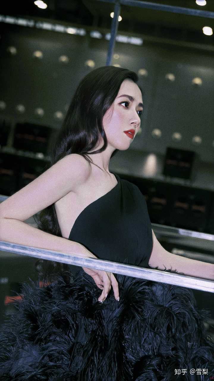 Quách Bích Đình chăm lo cho gia đình mẹ đẻ