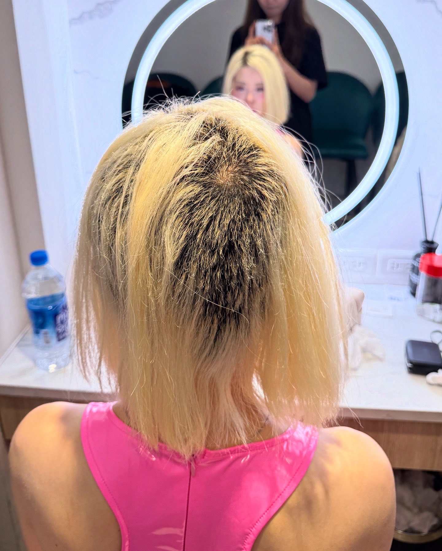 Nữ DJ suy sụp bật khóc, tóc rụng mảng lớn- Ảnh 4. Tóc cháy nặng và rụng nhiều của DJ Soda