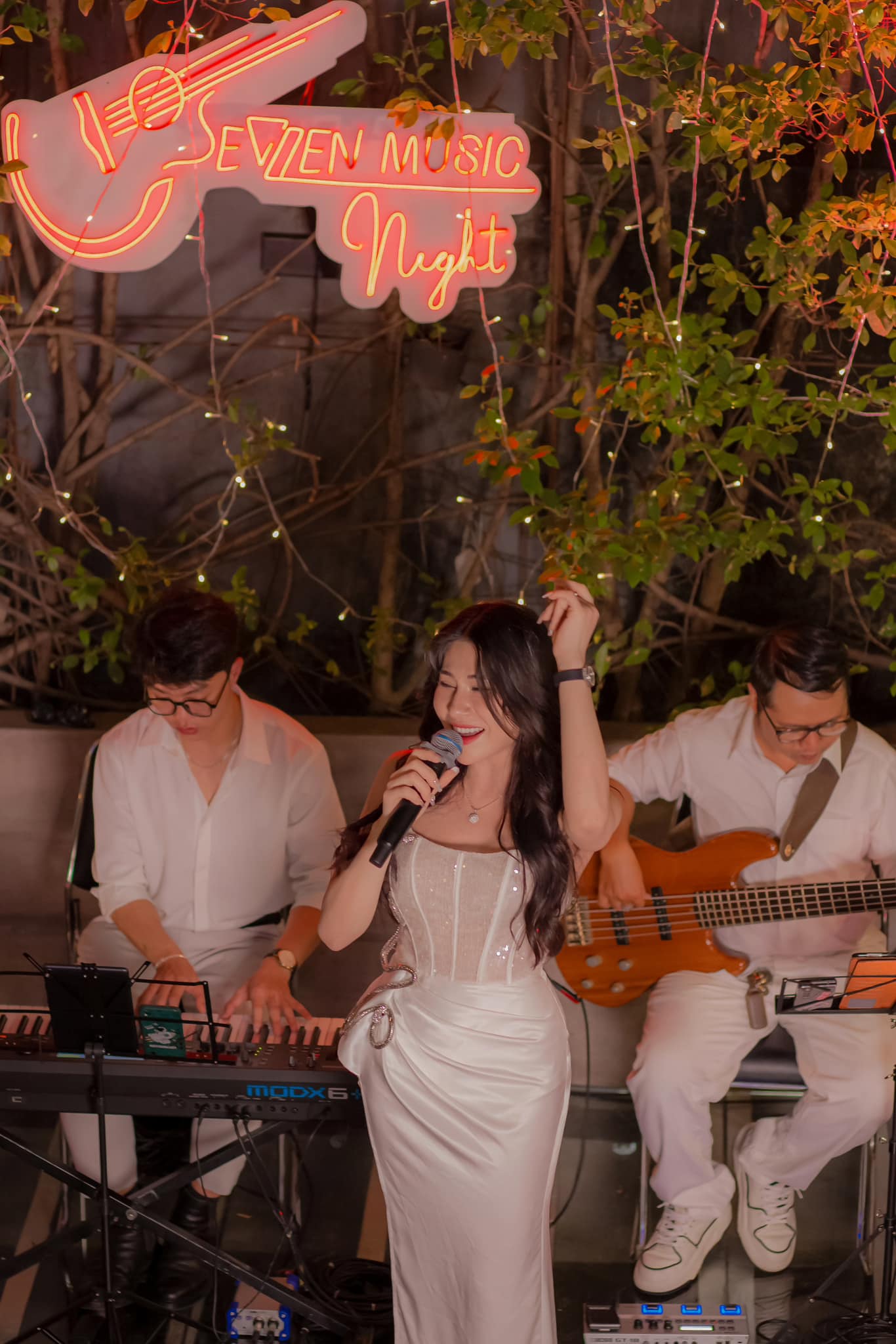 Nữ ca sĩ vừa mua nhà ở Thủ Đức: Nhờ bố mẹ nuôi con, cực sexy nhưng chưa nghĩ tới chuyện kết hôn lần 2- Ảnh 3. Cuộc sống gian nan của nữ ca sĩ sinh năm 1990