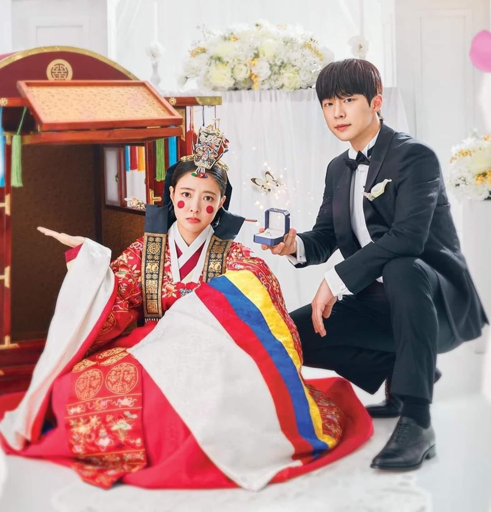 Lee Se Young tạo hình cô dâu trong phim xuyên không