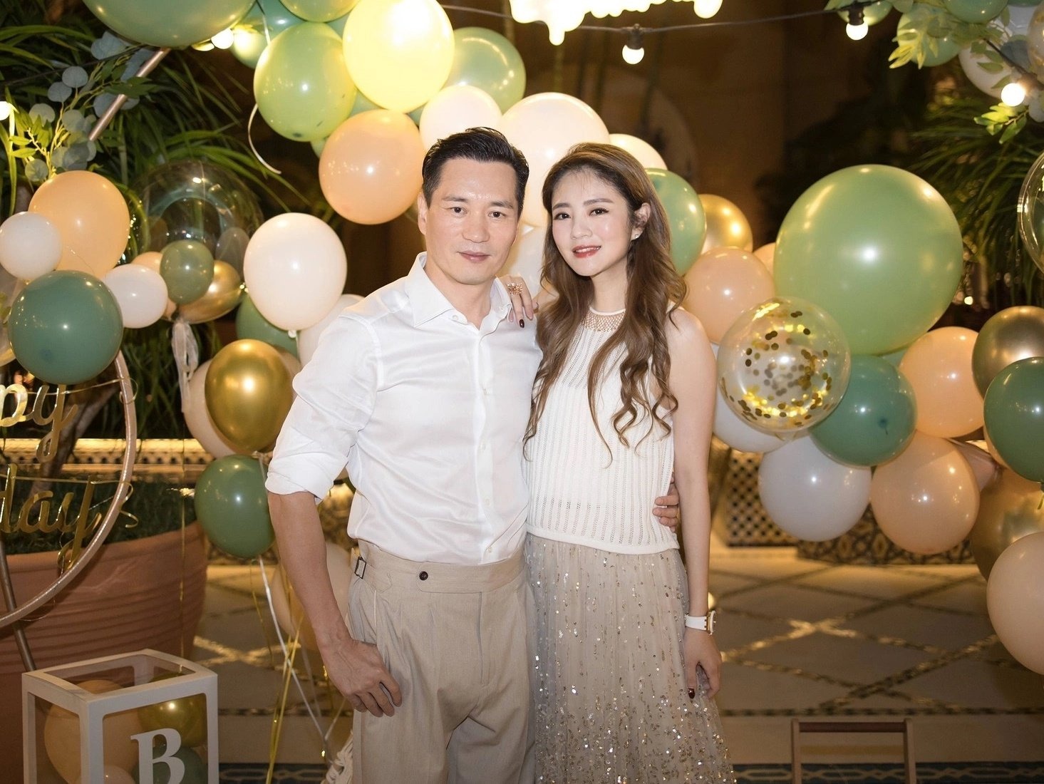Chồng đại gia thể hiện sự gia trưởng Chồng đại gia lộ rõ sự gia trưởng khi đã cưới được An Dĩ Hiên
