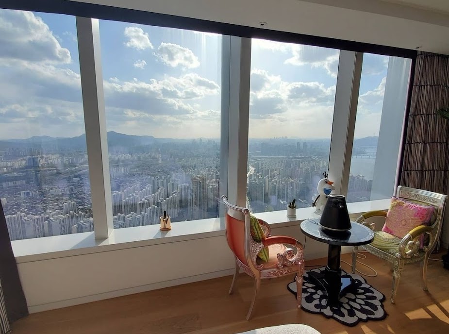 Không gian sống sang trọng Phòng khách trong căn hộ của Junsu