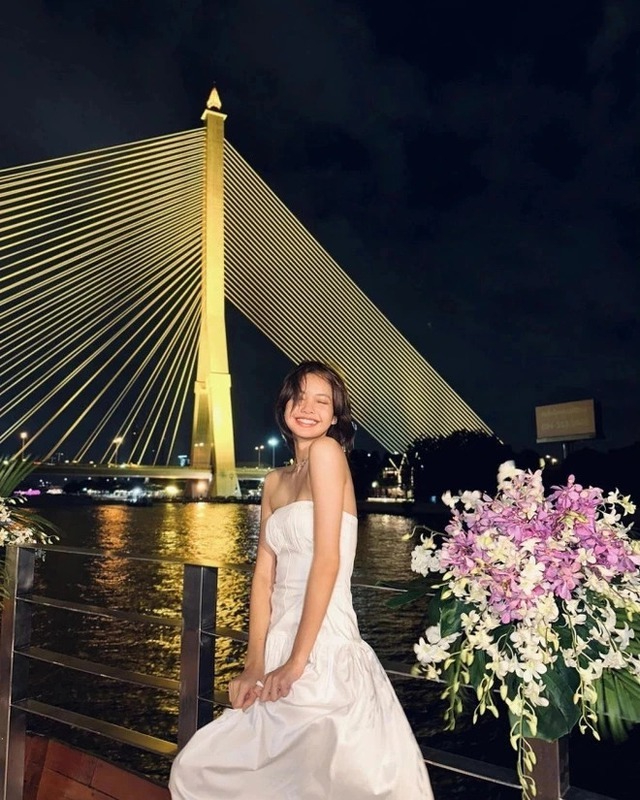 Lisa đưa bạn trai về ra mắt gia đình