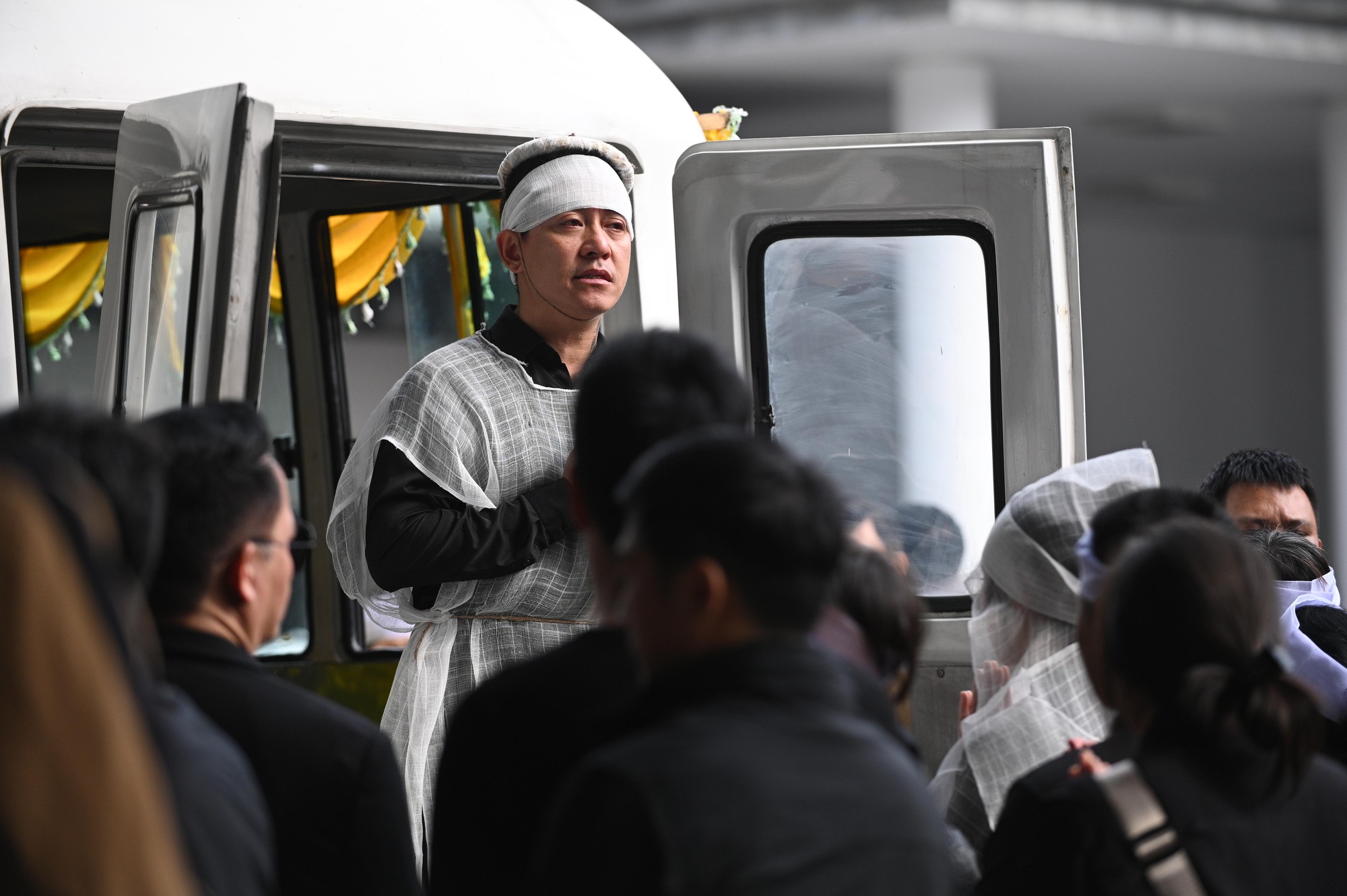 Bằng Kiều lại vướng tranh cãi, phải lập tức xoá bài về mẹ Tuấn Hưng- Ảnh 1. Hình ảnh tổng quan sự kiện tang lễ