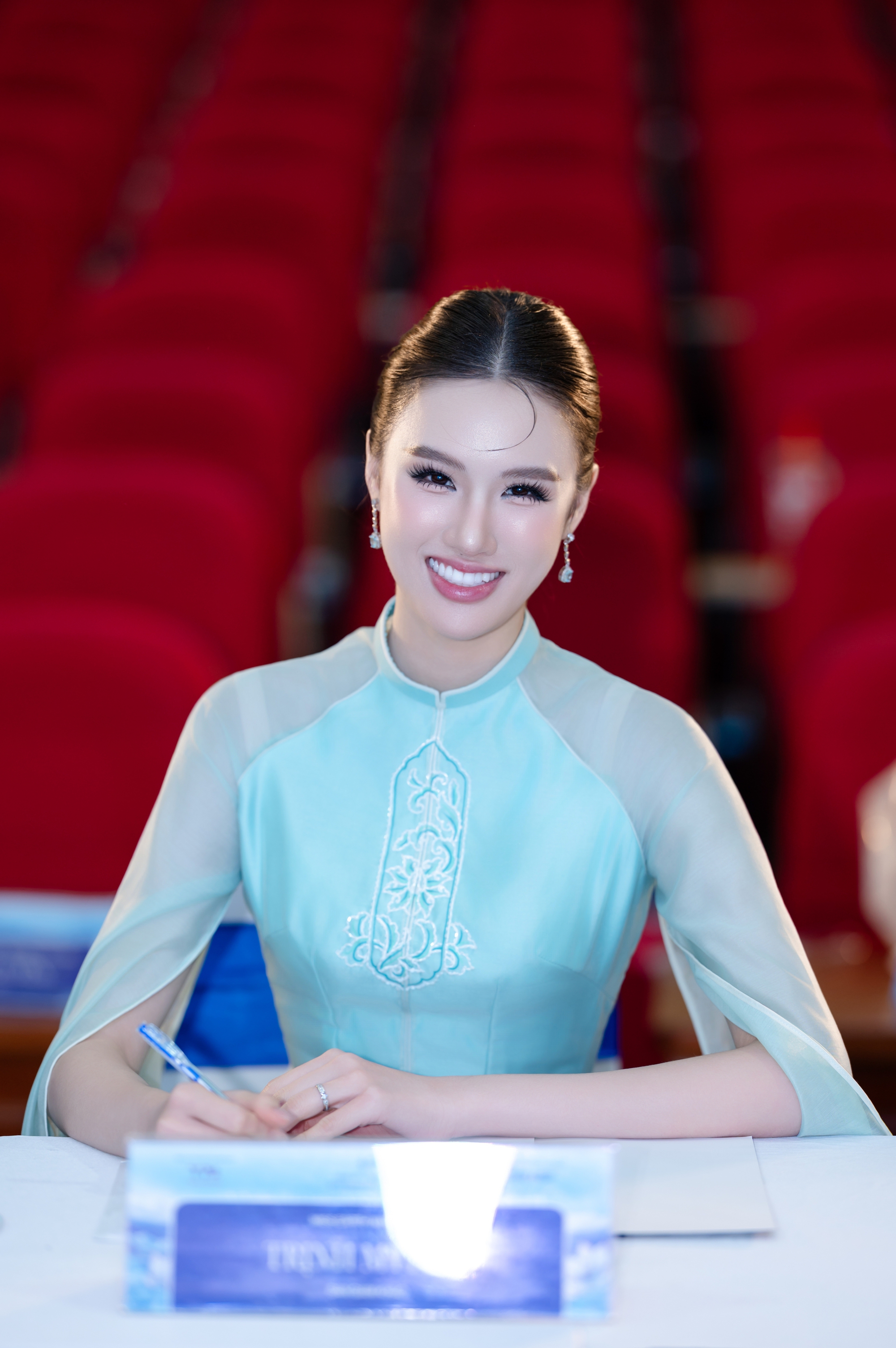 Miss EarthWater Trịnh Mỹ Anh