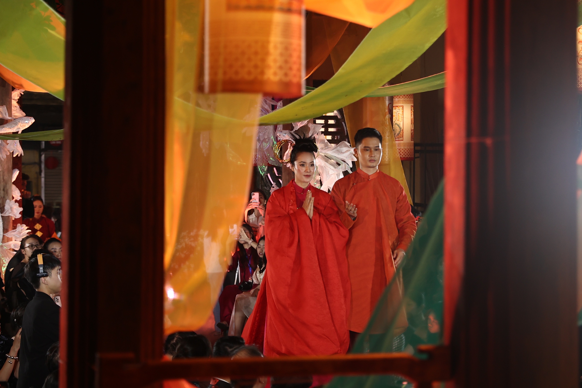 Các thiết kế áo dài mang đậm chiều sâu văn hóa