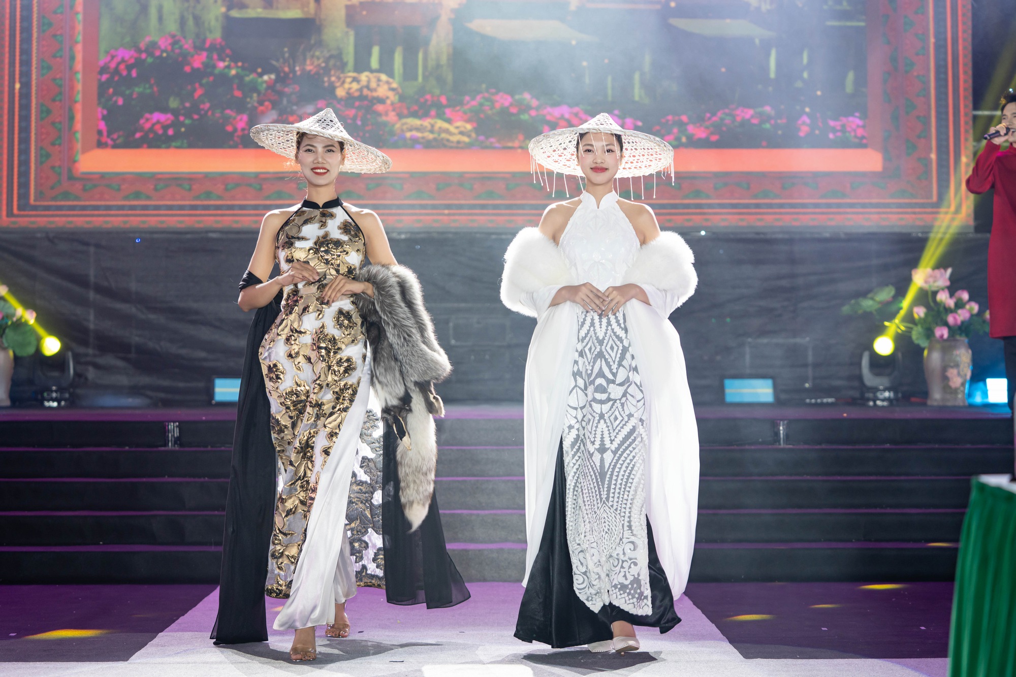 Bộ sưu tập của NTK Vũ Thảo Giang gây ấn tượng tại Lễ hội Áo dài Du lịch 2025- Ảnh 4. Trang phục lấy cảm hứng từ di sản văn hóa Việt Nam