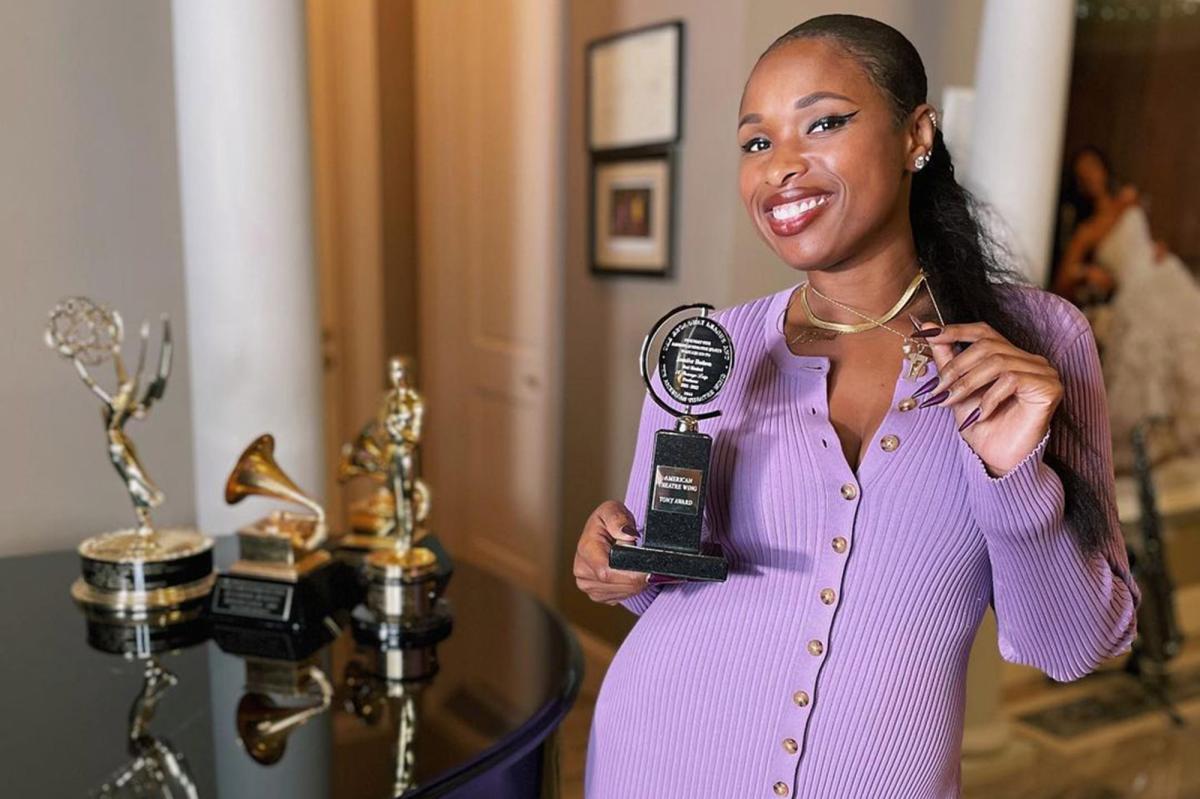 Jennifer Hudson vượt lên đau thương Jennifer Hudson dần quay lại nghệ thuật mạnh mẽ