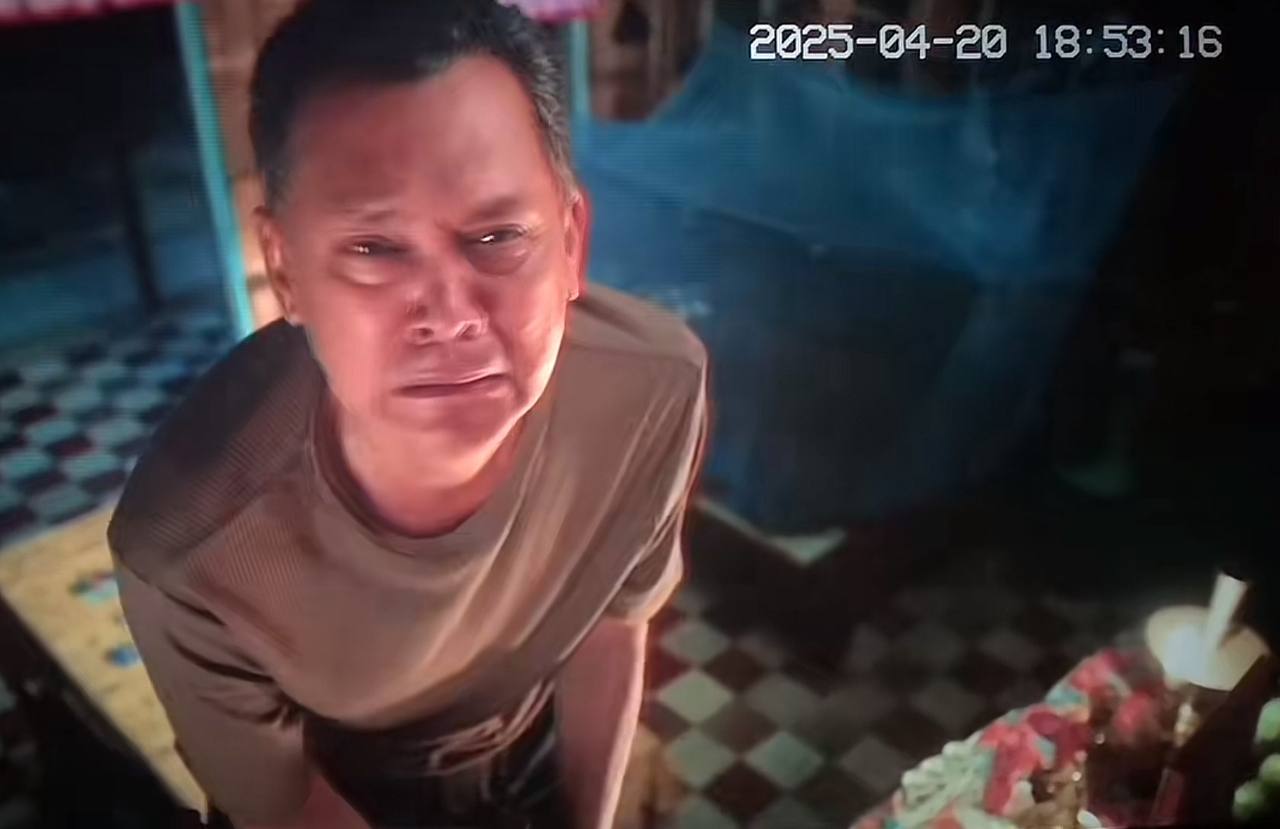 Cảnh người đàn ông miền Tây khóc lóc cầu xin 1 điều qua camera khiến hàng triệu người không thở nổi- Ảnh 3. Người cha đau khổ, xin con đừng giận và hãy về nhà