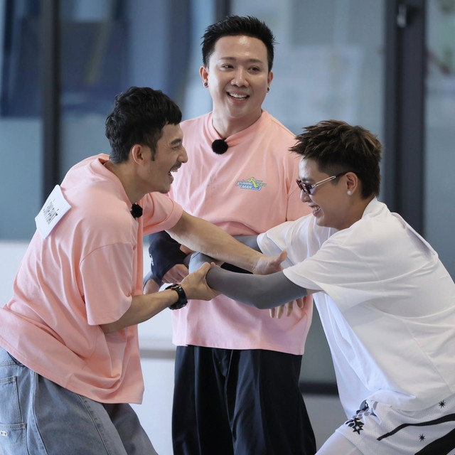 Nỗi lo lớn nhất hiện tại của Trấn Thành- Ảnh 4. Trấn Thành hết mình trong từng chương trình