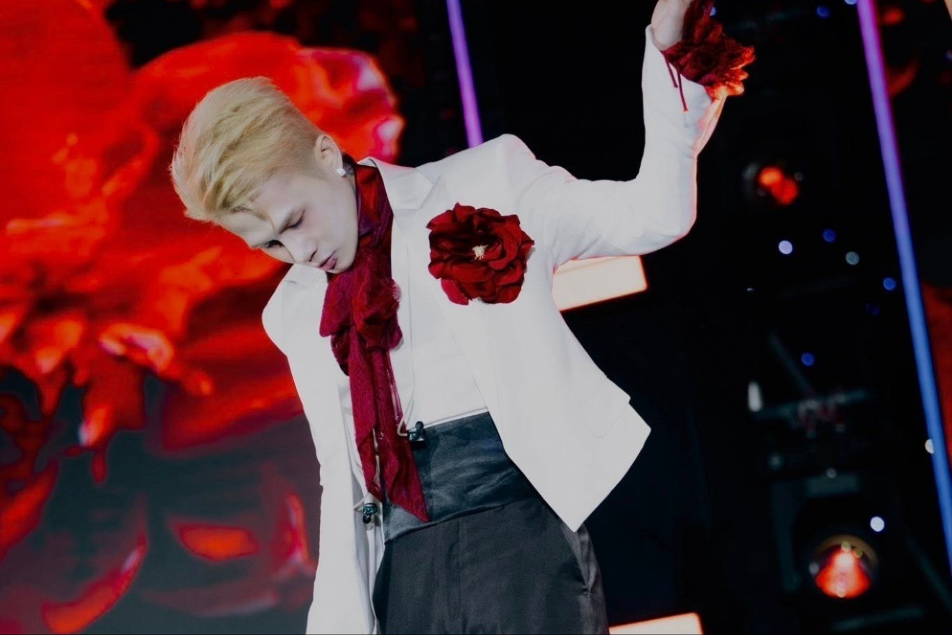 Jack bị cấm diễn toàn diện, không chỉ ở Hà Nội- Ảnh 1. Jack trong buổi biểu diễn gây tranh cãi