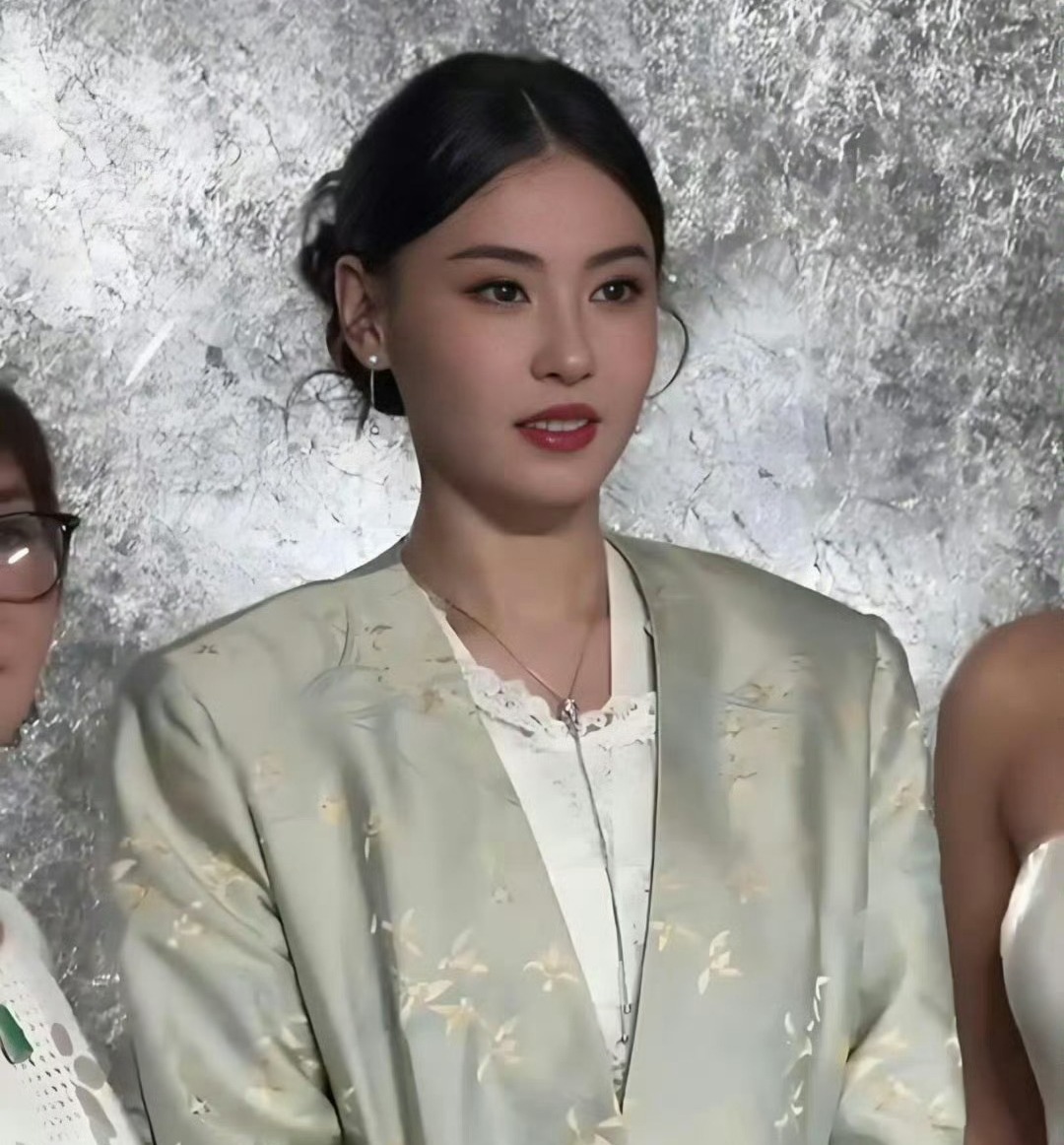 Diện mạo khác lạ tháng 8